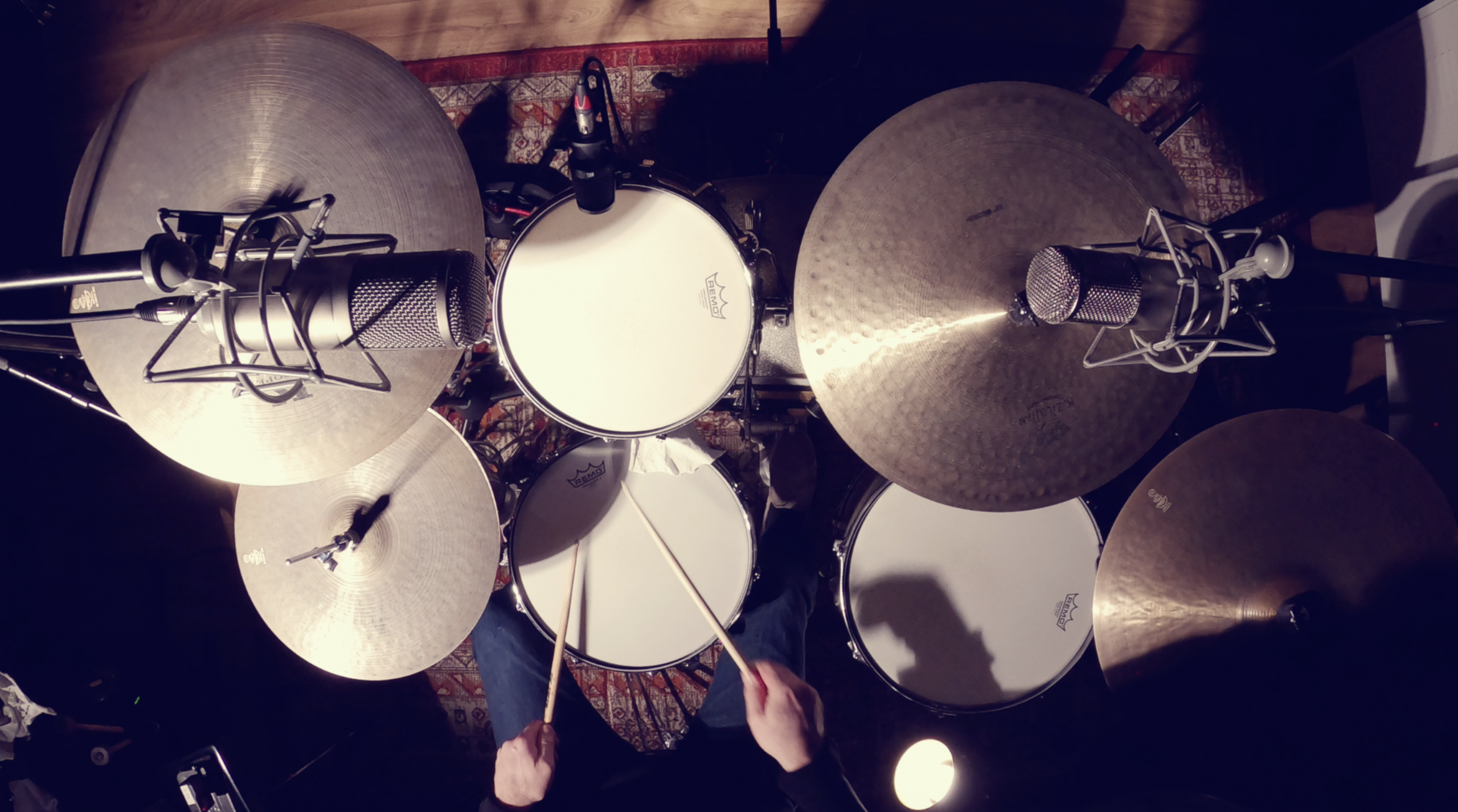 Online drum tutor on drum kit in UK